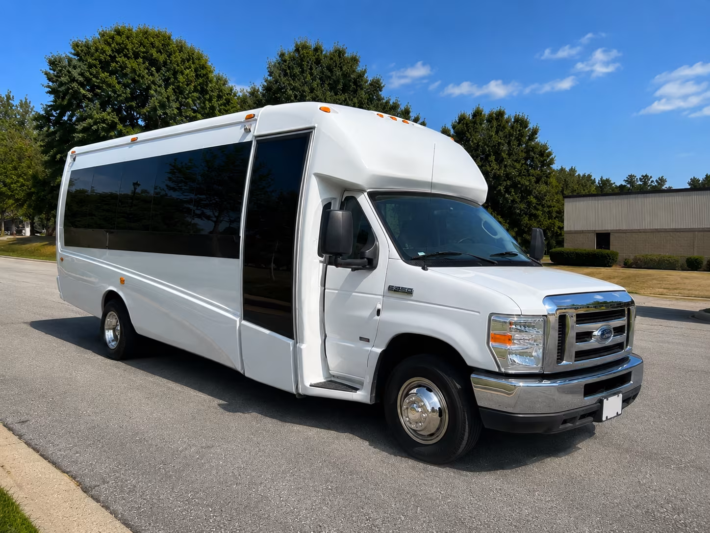 bus rentals for large groups attending concerts at dos equis pavilion in dallas