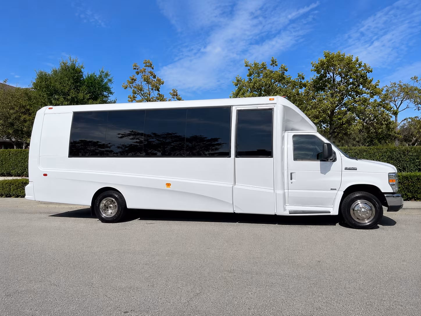 bus rentals to globe life field and at t stadium concerts in arlington