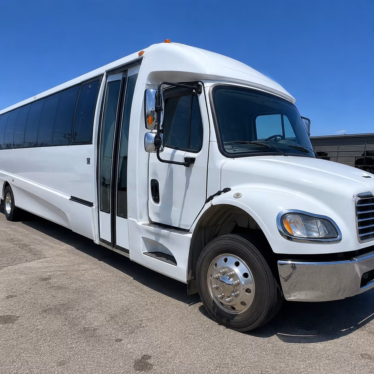 wedding guest buses that keep every arrival on schedule